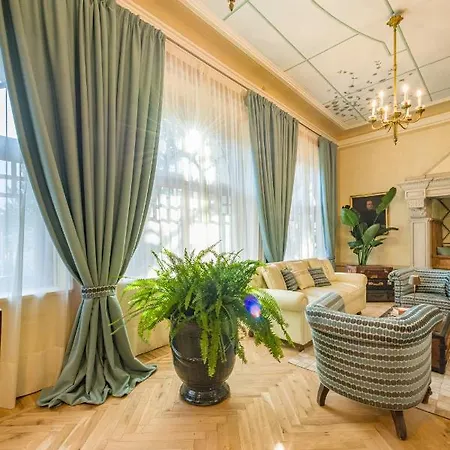 Chiovenda Residenza D'epoca B&B 4*